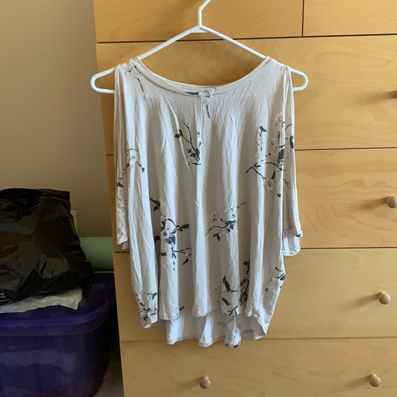 Open shoulder beige flower shirt - Picture 1 of 2